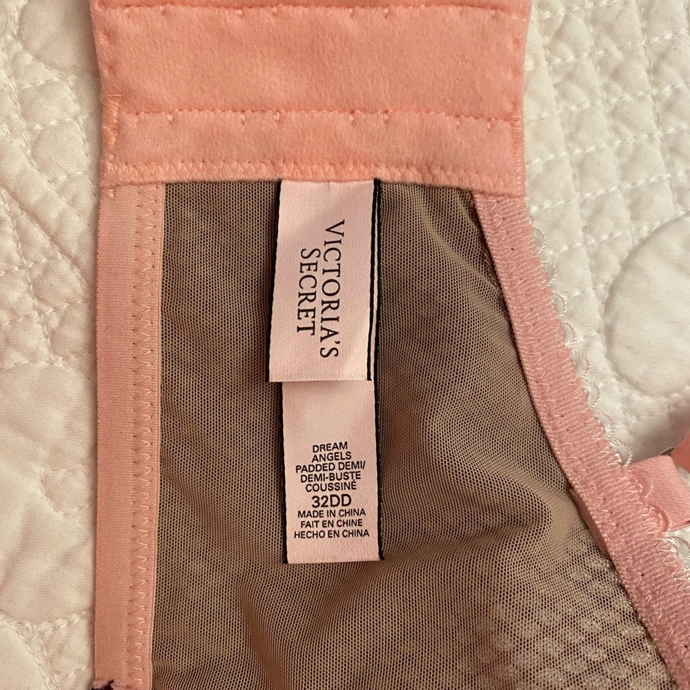 Victoria’s Secret bra and panty set - Picture 9 of 12